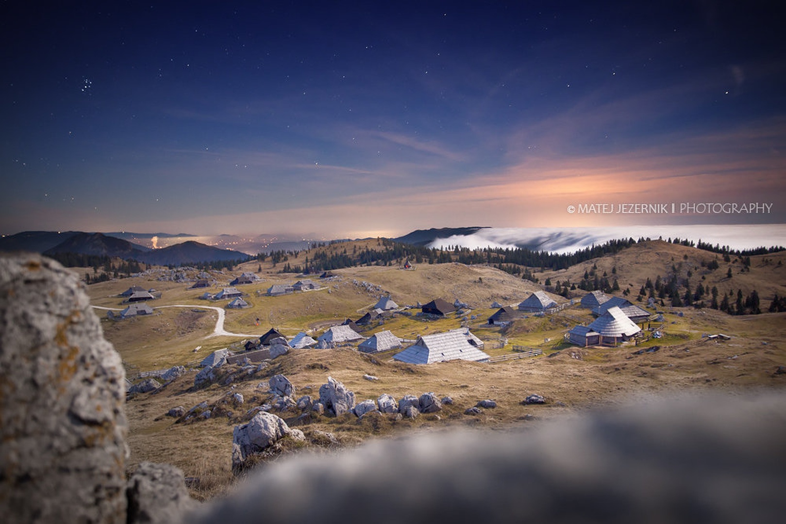 Velika planina v mesečini by Echo/ Matej Jezernik