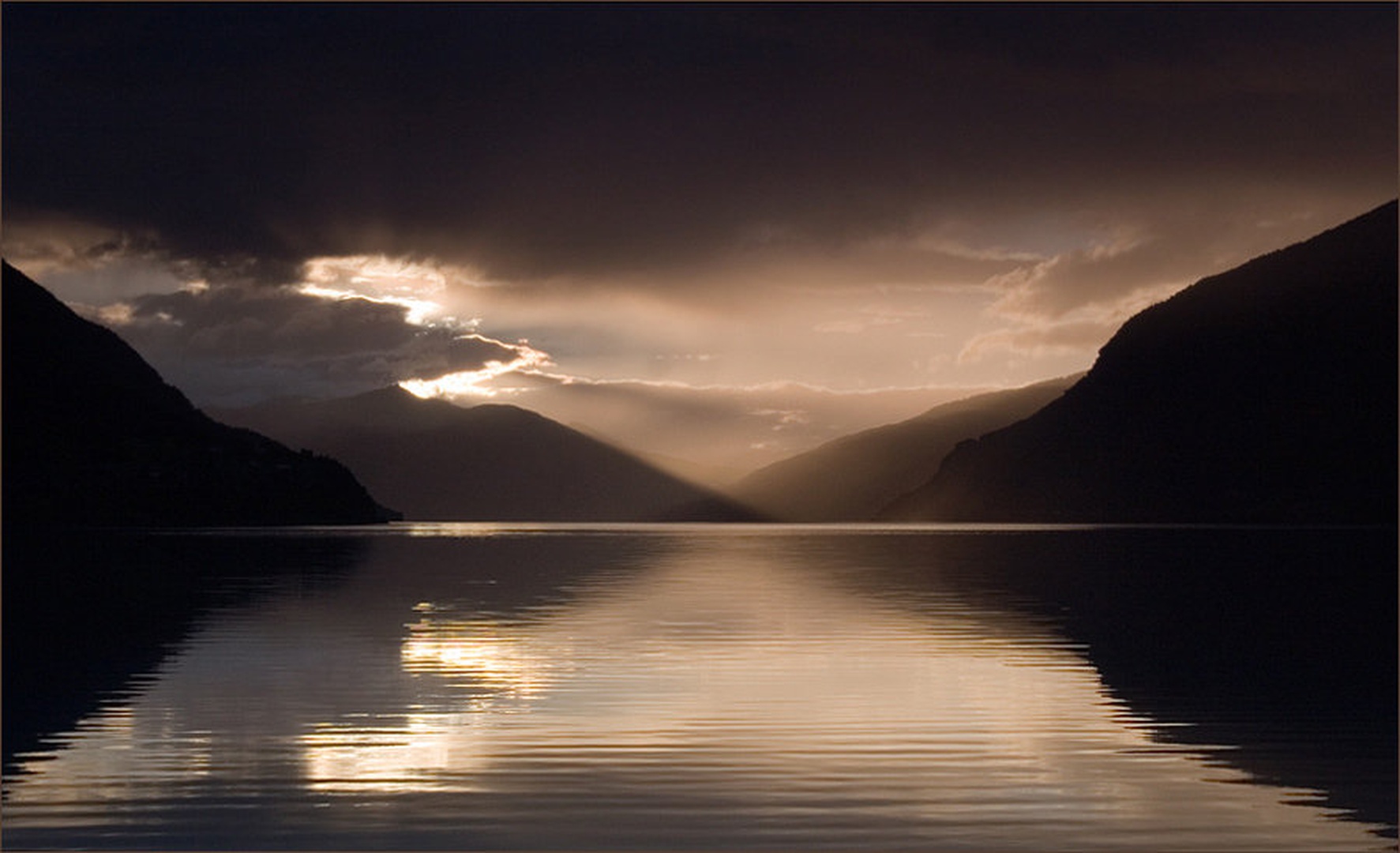 Norway 3 by Maciek Duczynski
