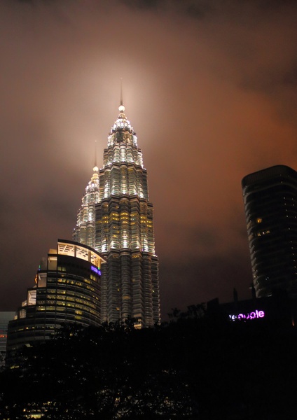 večer v Kuala Lumpurju by Marjan Zupanc