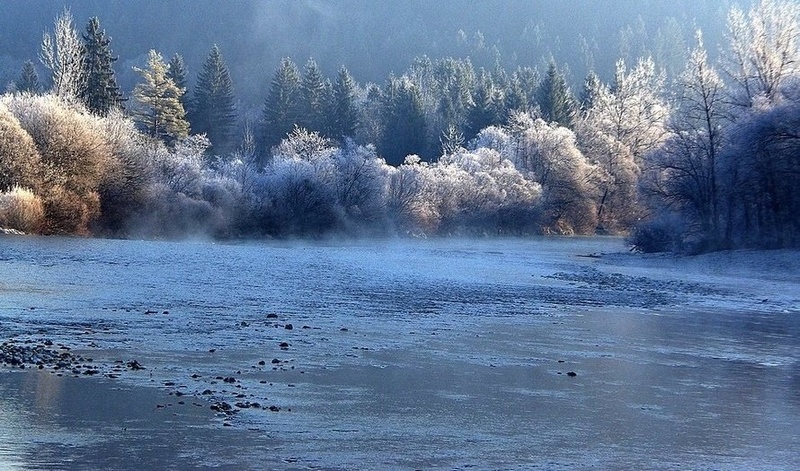 Hladno jutro nad reko by joze bur