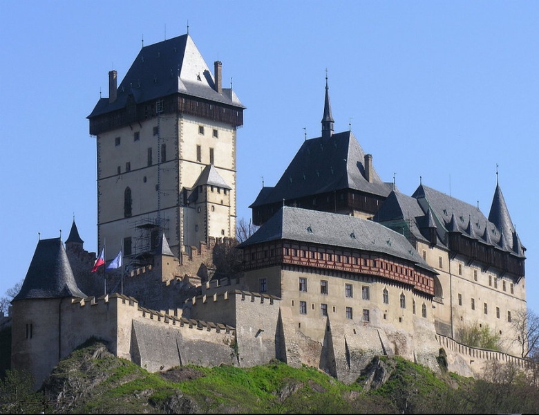 grad Karlstejn by spretni