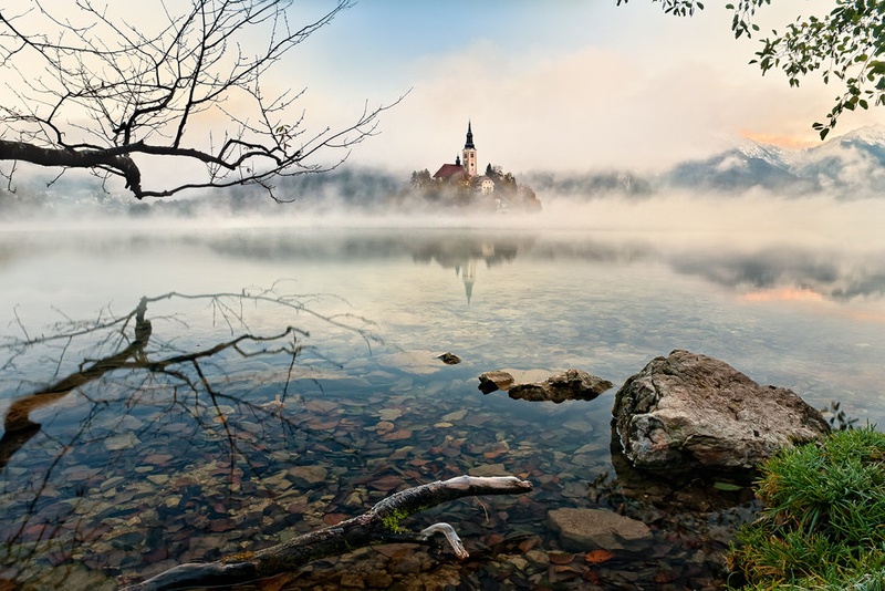 Megleno jutro by Aleš Komovec