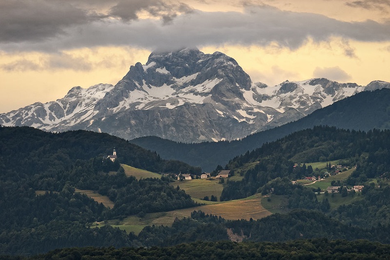 Črni vrh pod Triglavom by Aleš Komovec