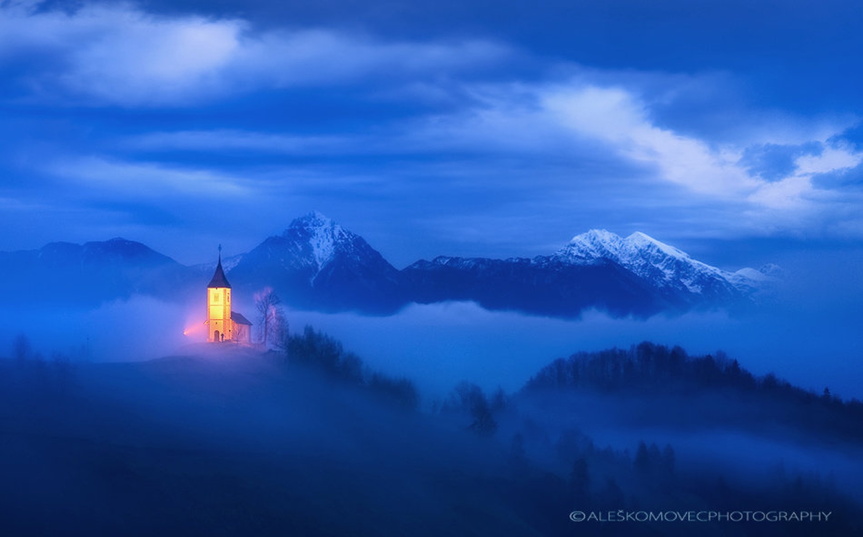 Fullmoon blues by Aleš Komovec