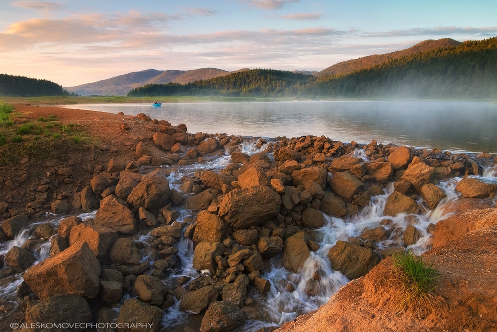 Izginjajoče jezero by Aleš Komovec