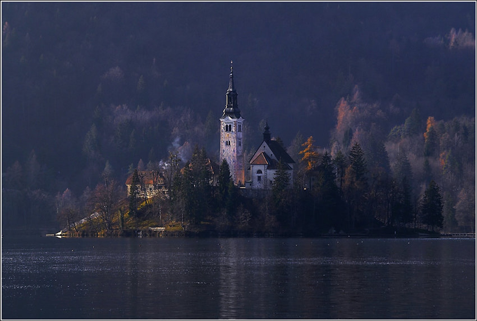 Otok by Aleš Komovec