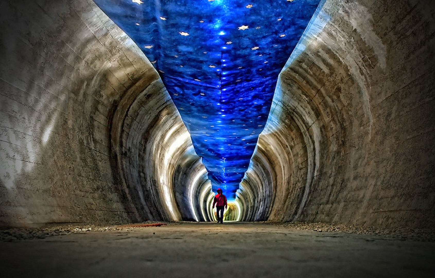 BlueSkyUnderground by Aleš Komovec
