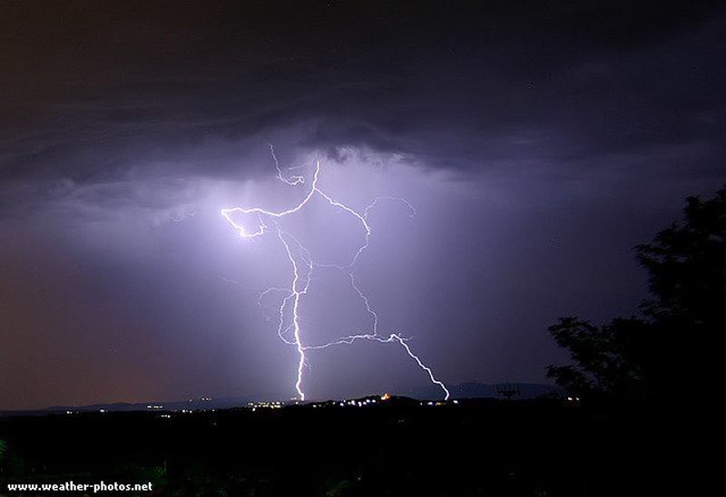 the lightning 'creature' by weatherphotos