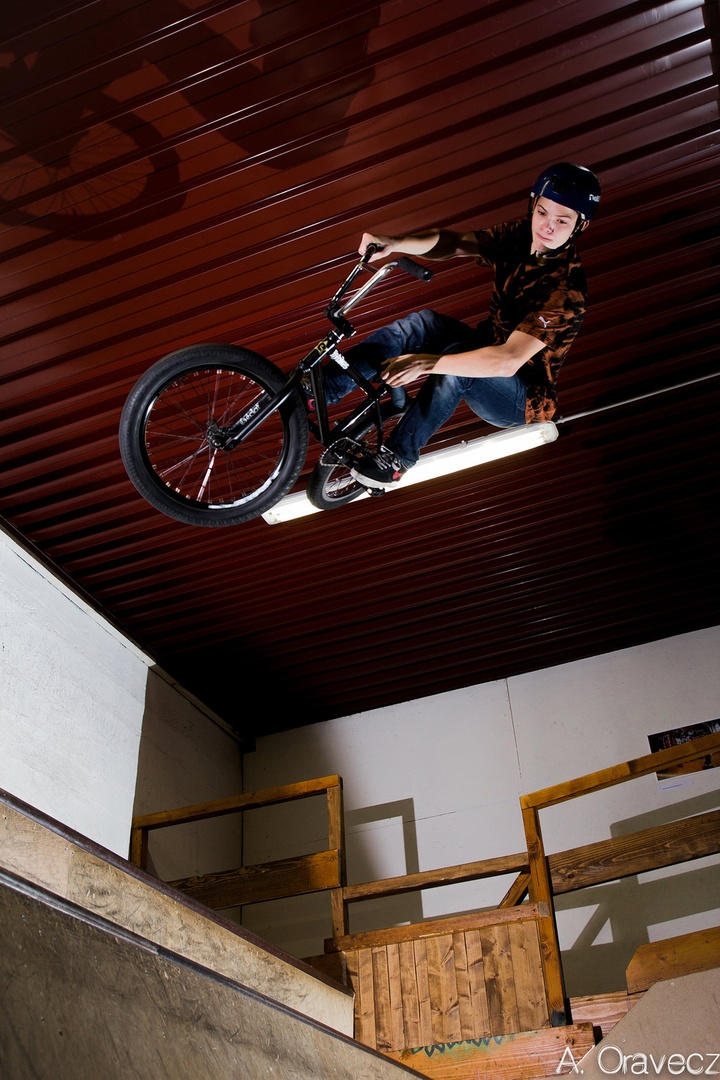 Seat grab by Andras Oravecz