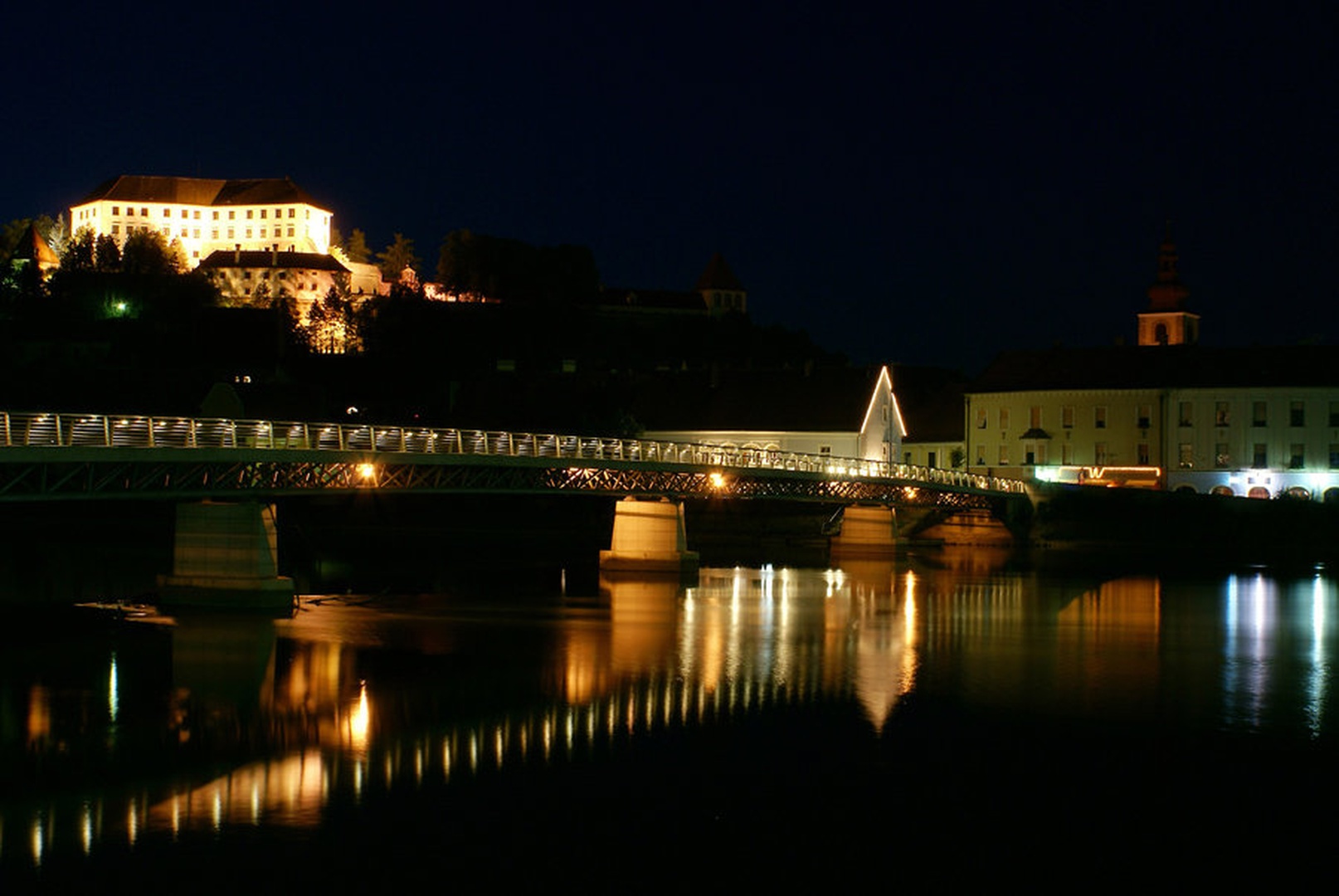 Ptuj ponoči by Boštjan Dovečar