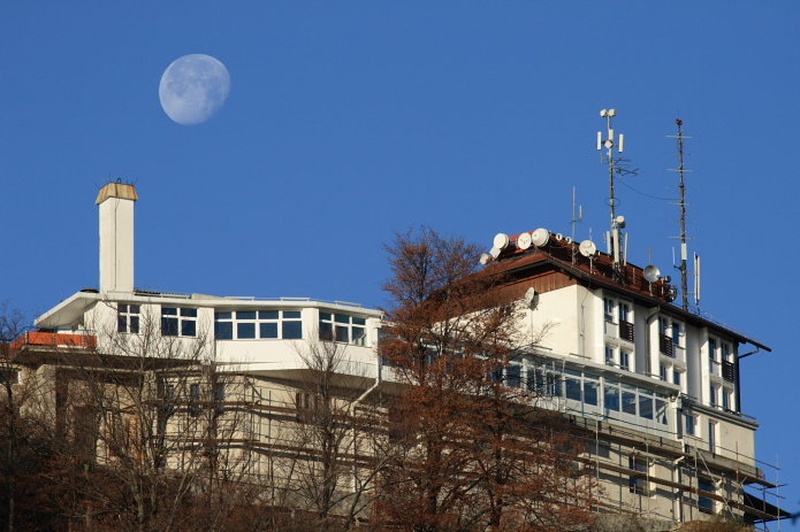Earth is calling moon by Gregor Kaučič