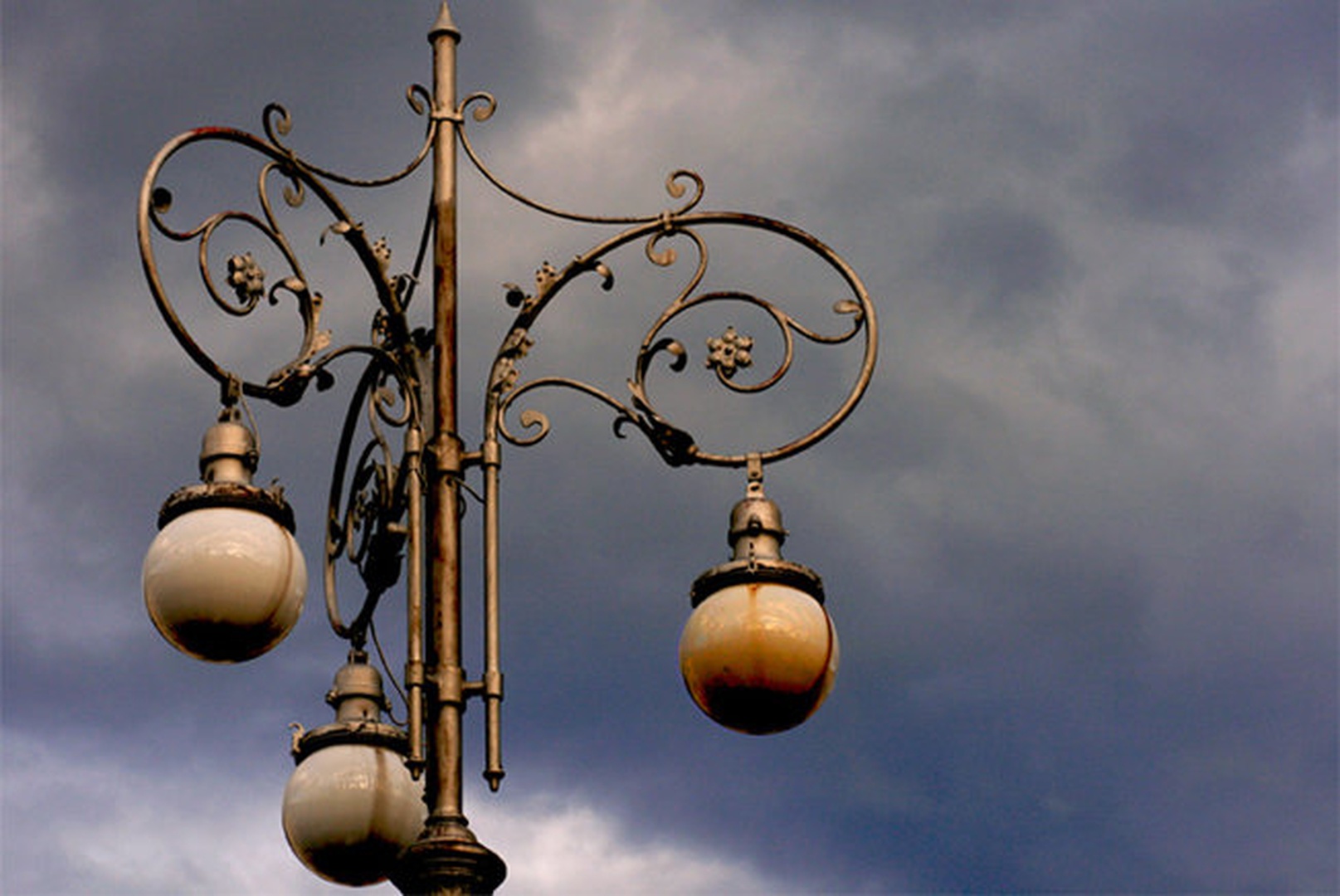 lampa by Vanja Colja