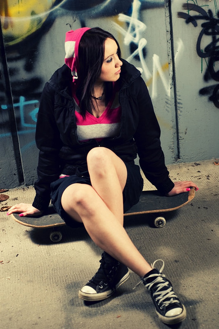 Skate girl by Erik Kavaš