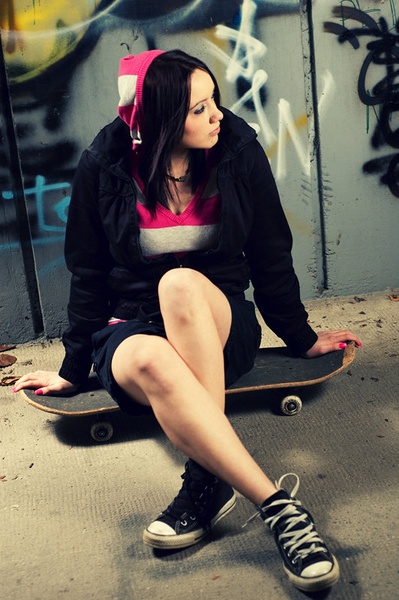 Skate girl by Erik Kavaš