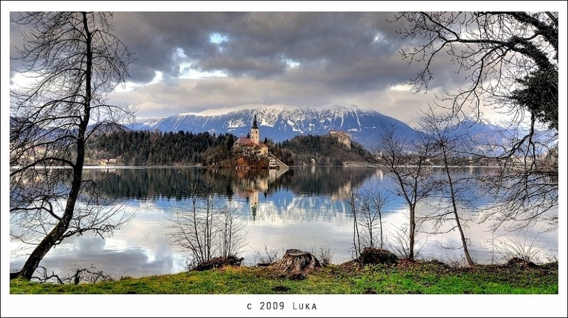 Calmness of the lake... by Lucky Luke