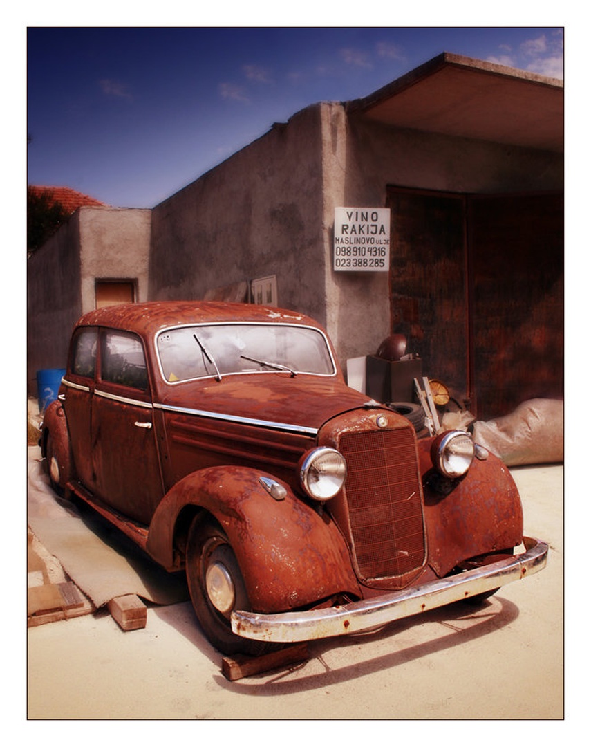 Old Mercedez by Roman