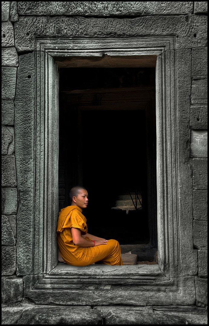 Menih iz Angkor Wata by Izidor Gašperlin