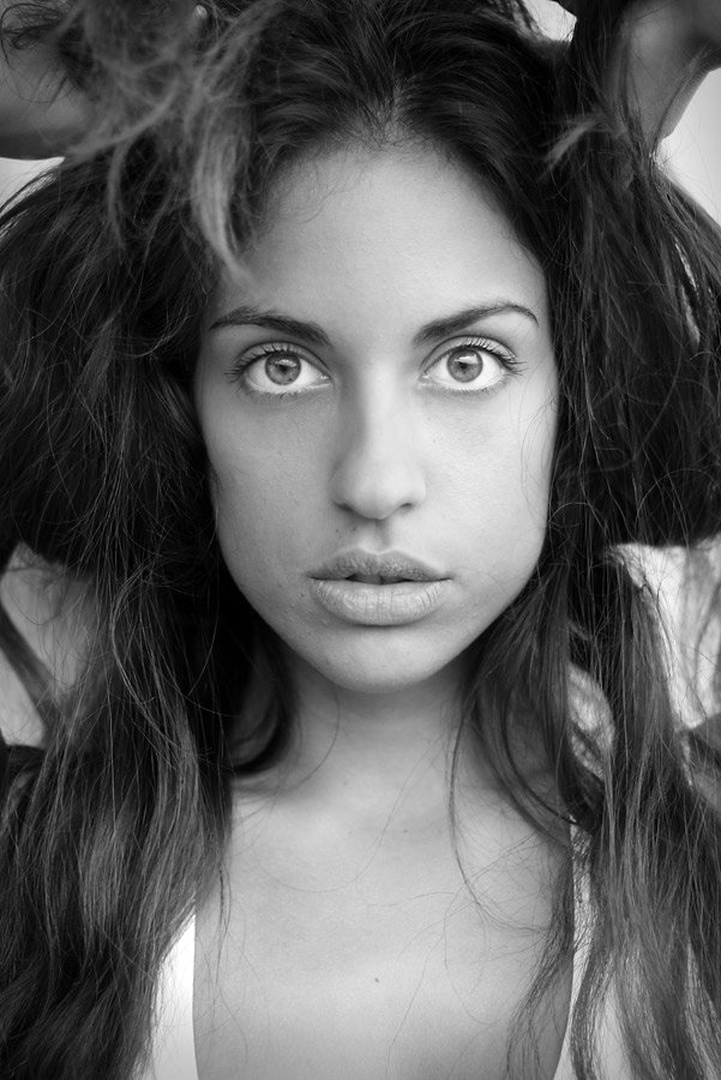 GiRl NeXt DooR by
