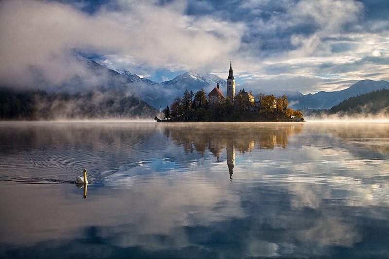 Blejska pravljica by Rok Godec