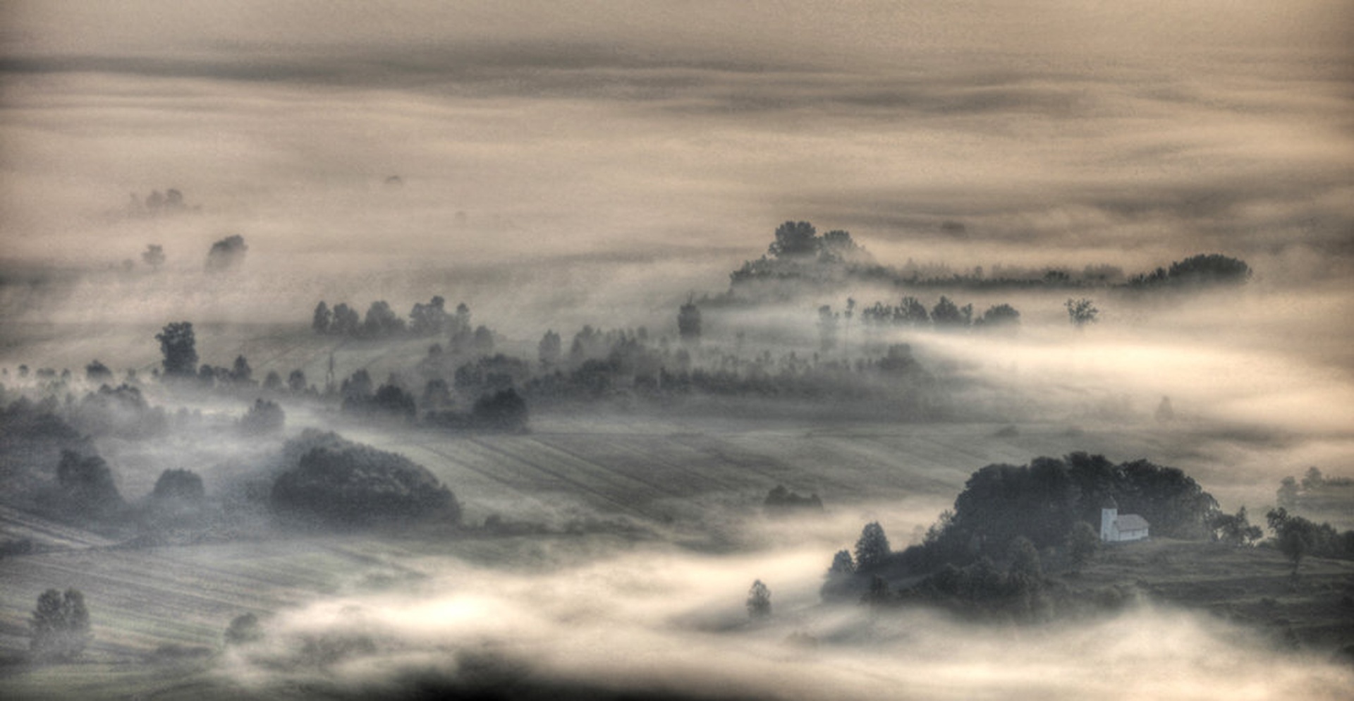 Jutranje meglice by Rok Godec