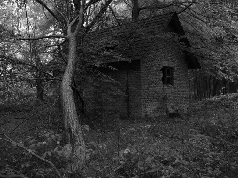 Dark huta by 4m4t3r