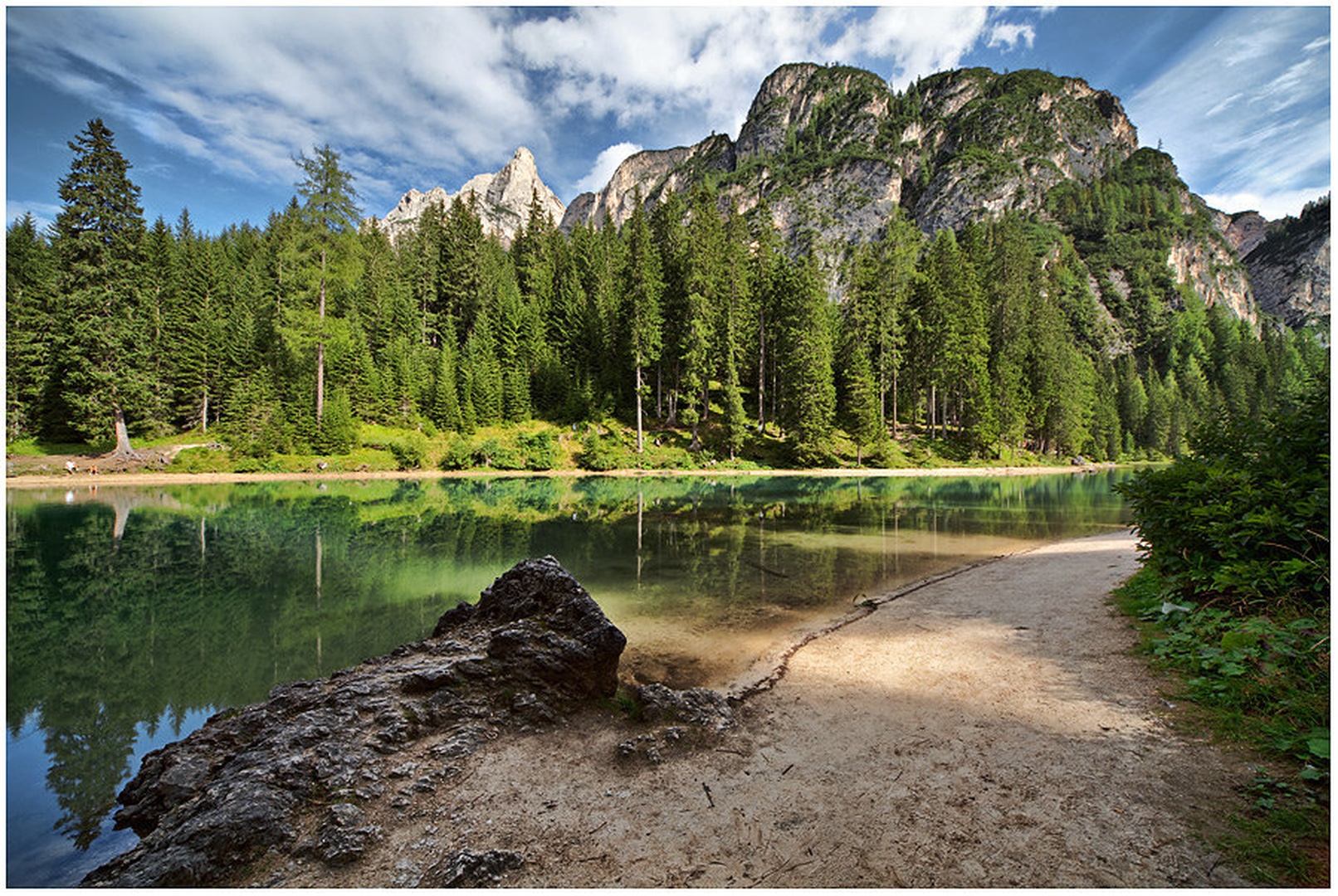 Ob jezeru Braies by