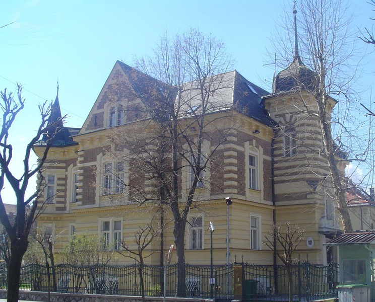 vila by Rogi