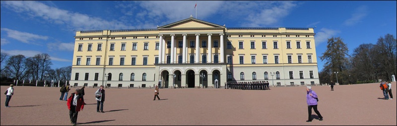 Oslo Royal Palace by Milan Jungic