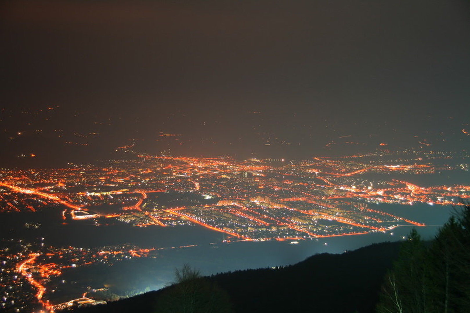 Maribor iz Pohorja by Jernej
