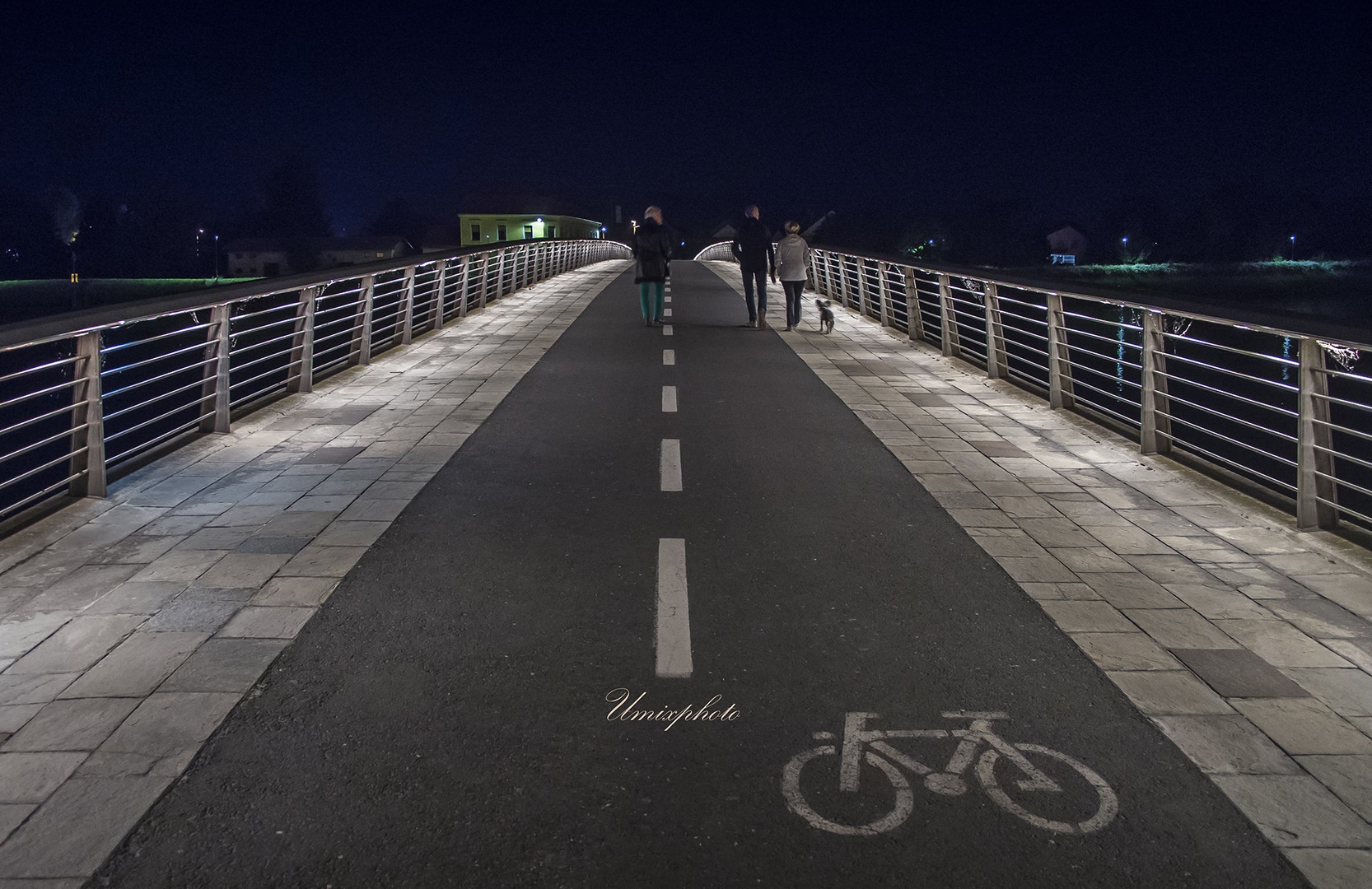 Na večernem sprehodu by umix