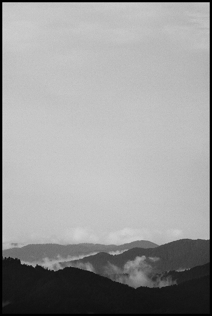Jutro tam spodaj by umix
