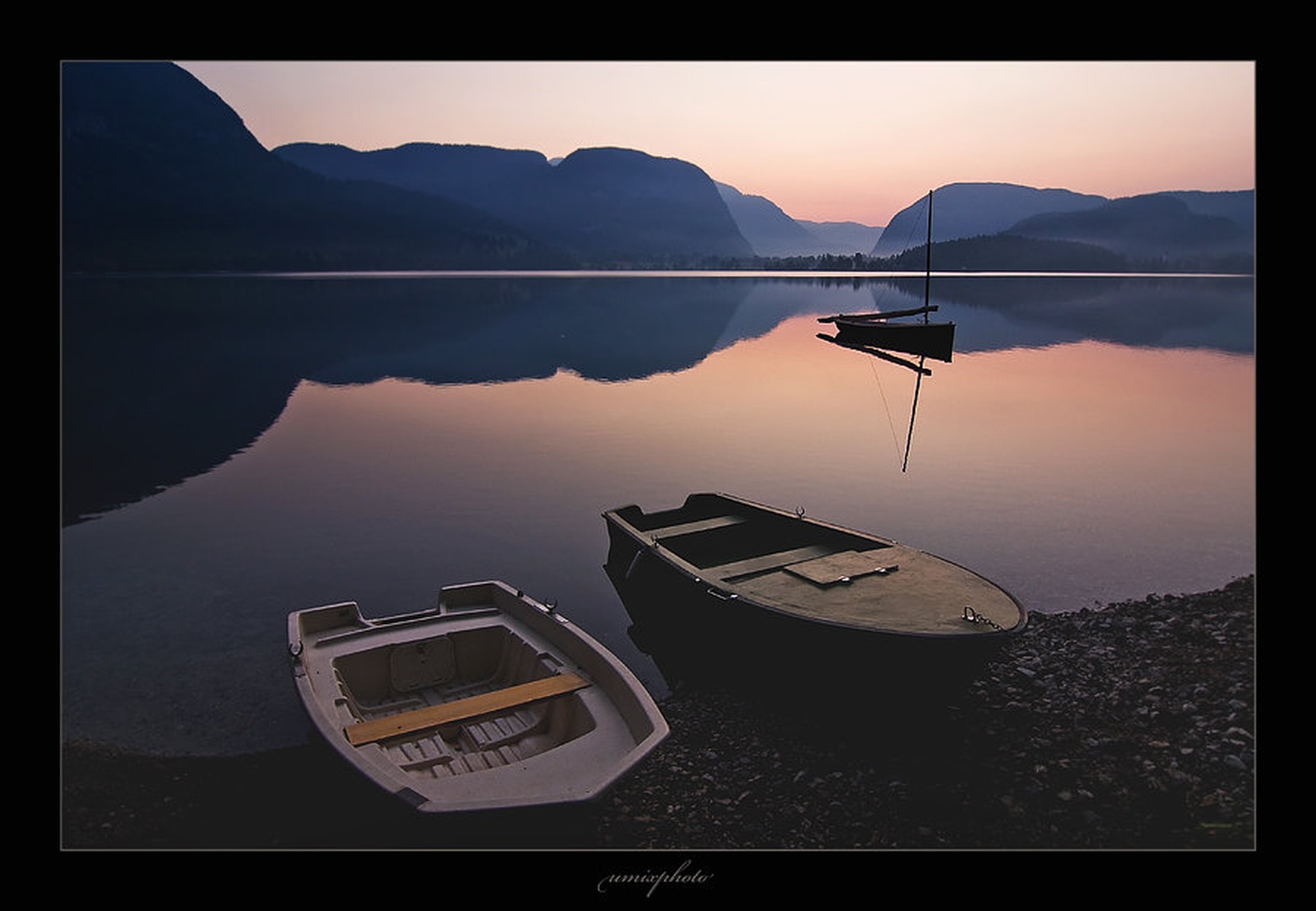 Jutro ob bohinjski floti by umix