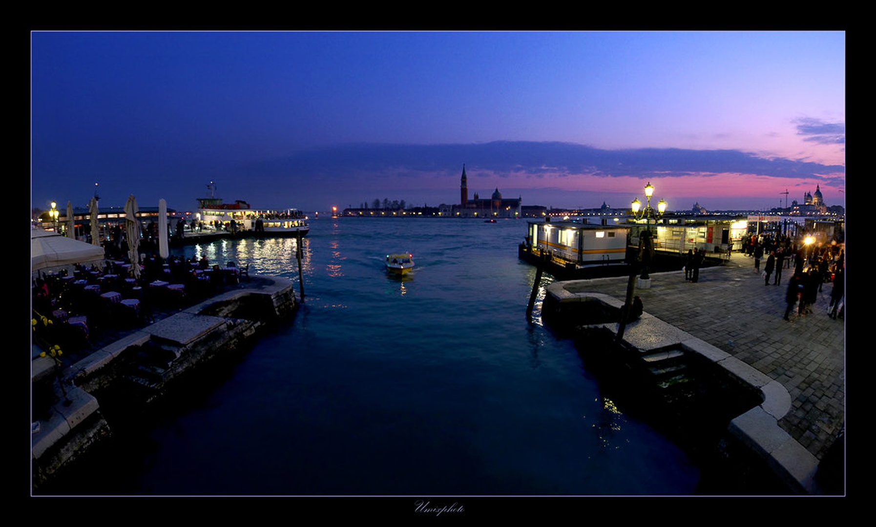 Night Mood In Venice by umix