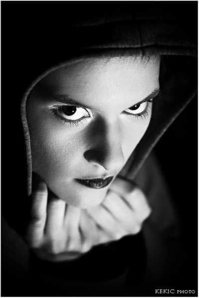 Pogledaj me by Vedran Vidak