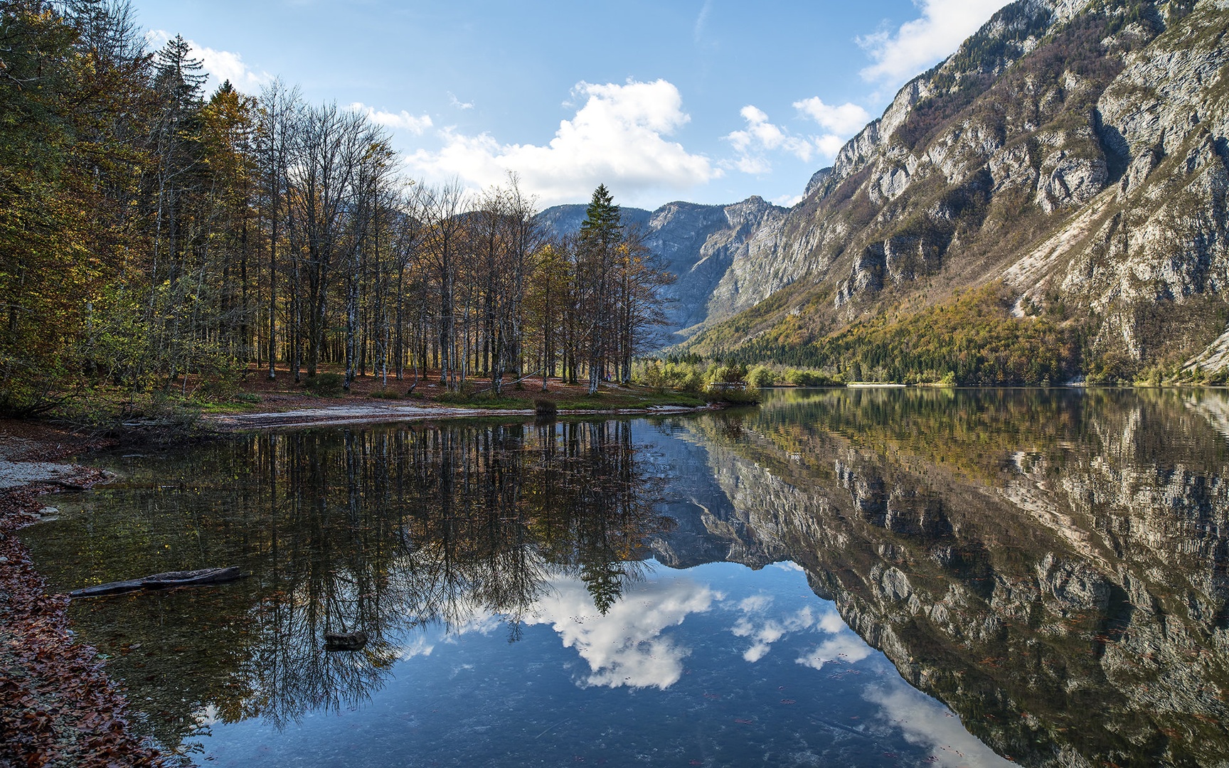 Jesenski Bohinj za kampom by sanyalec