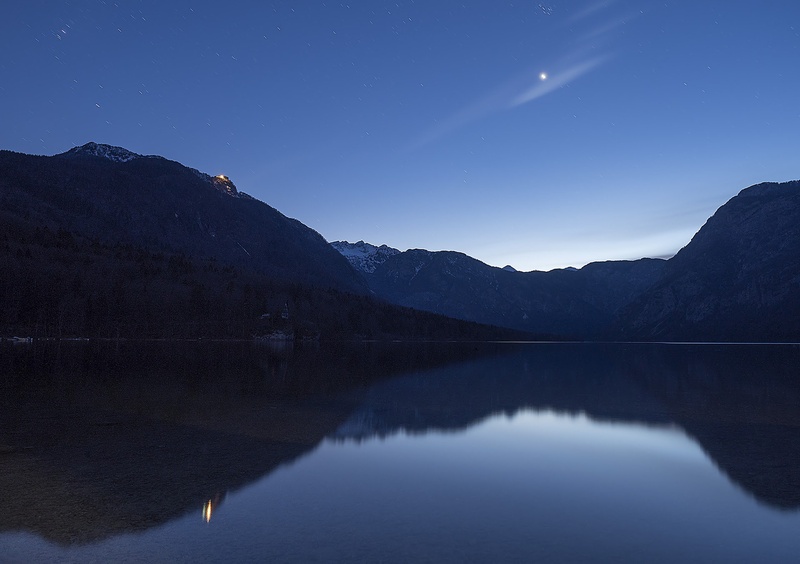 Noč nad Bohinjem by sanyalec