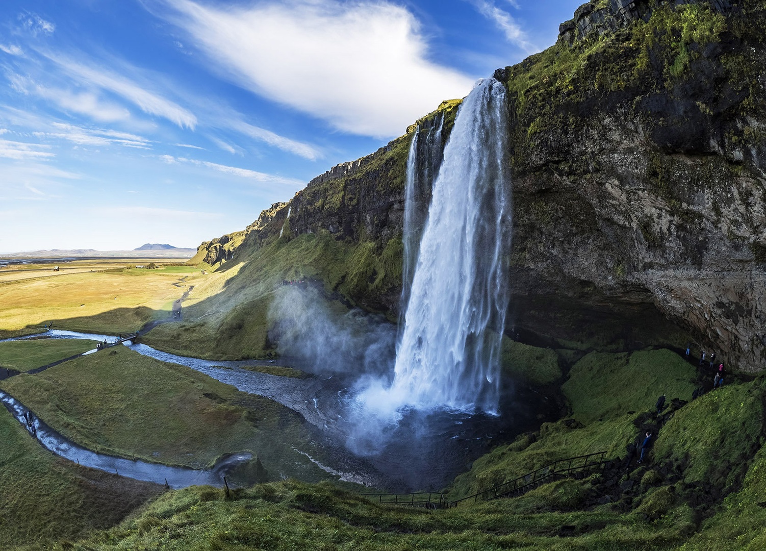 Seljalandsfoss by sanyalec