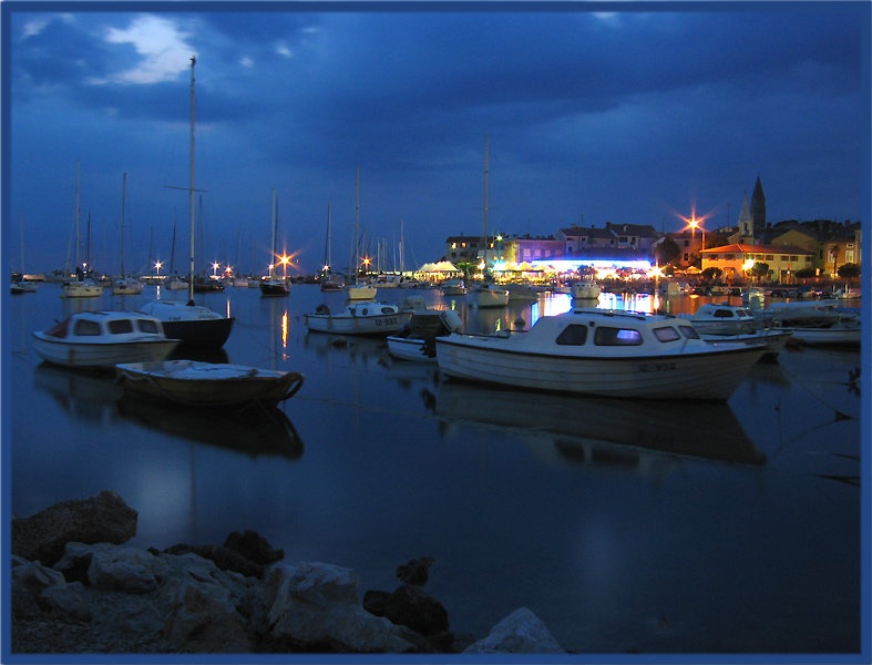 Izola @ Night by Oliver Ruškovič