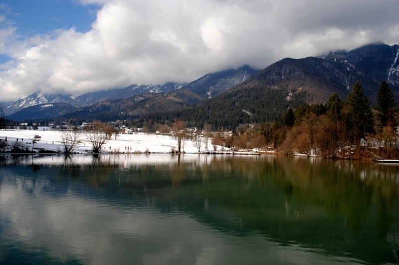Jezero Črnava in hribi v oblakih by Grega Likozar