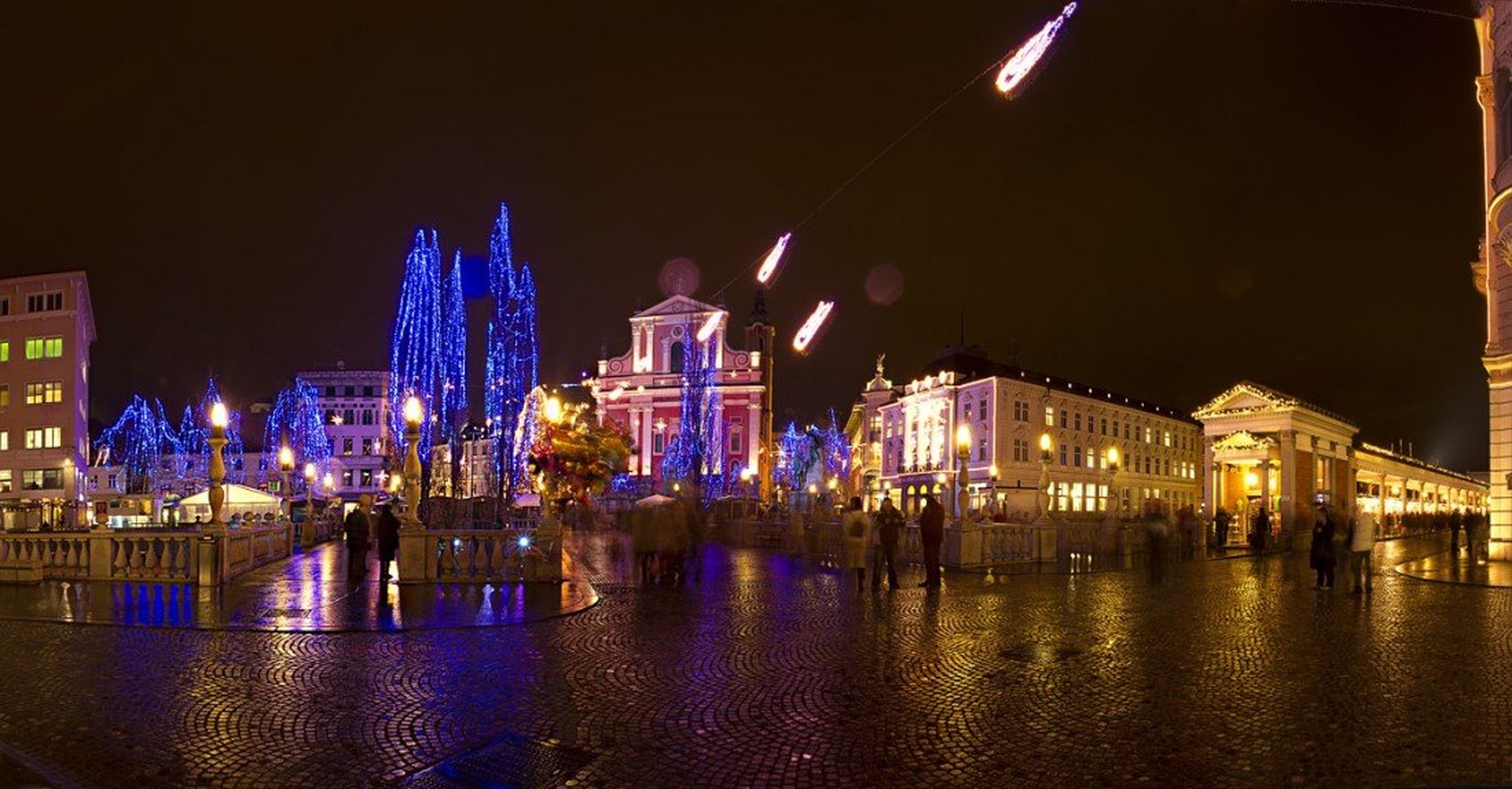 okrašeno Tromostovje by Bor