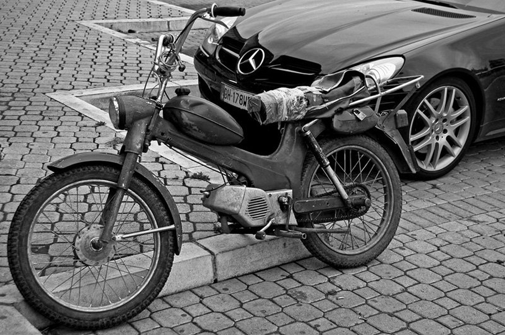 Tomos by Rade Krstinic