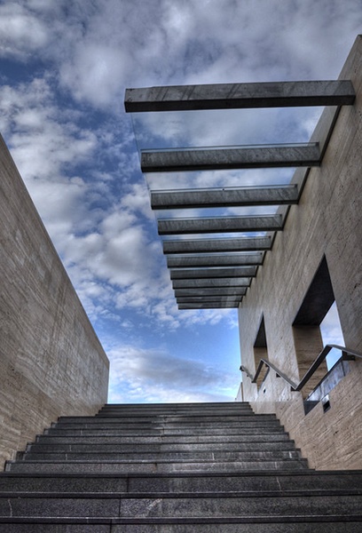 Going up by Maja