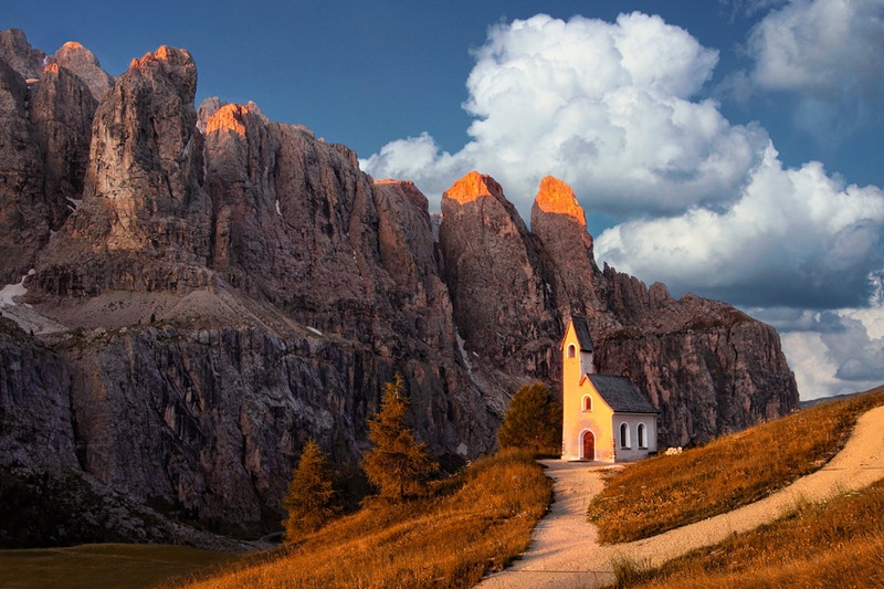 Passo Gardena by Igor Gratzer