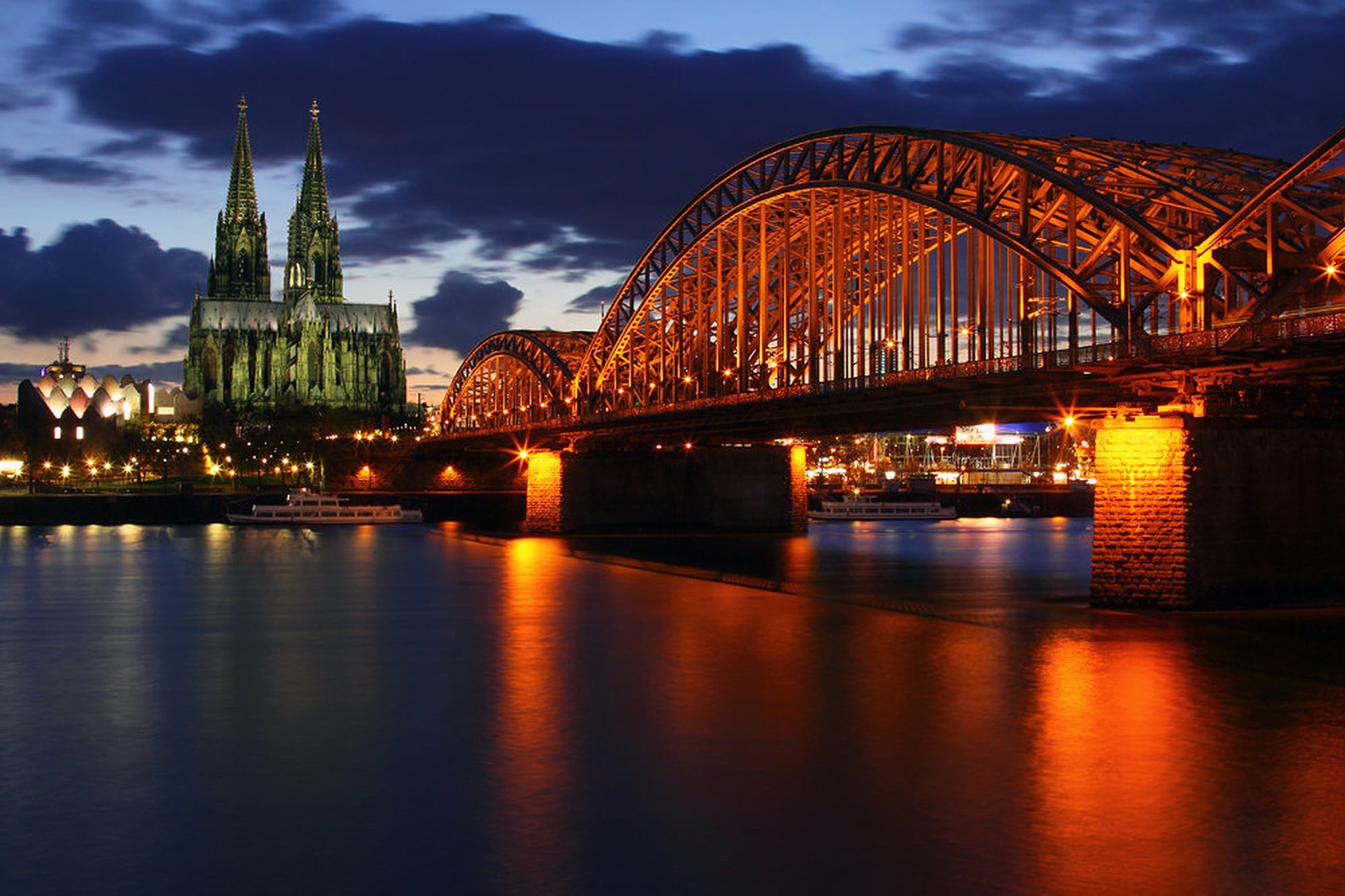 Köln by Igor Gratzer