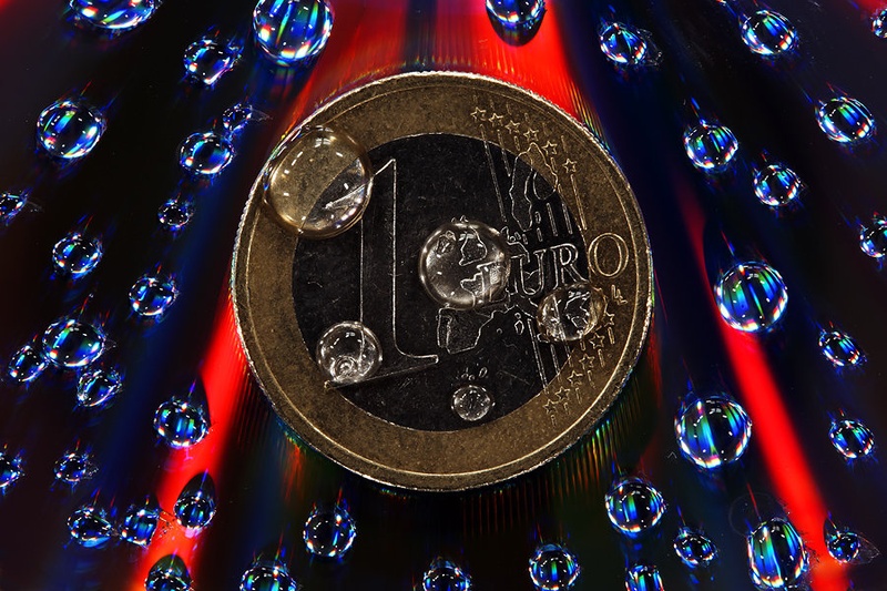 1€ by czy