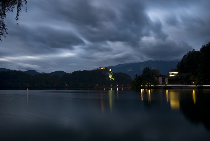 Bled-ponoči by Luka Pogačar