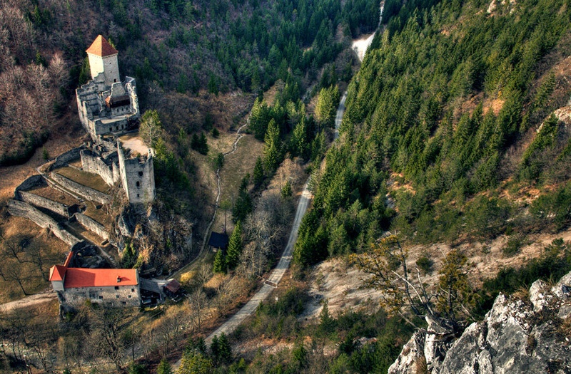 (Grad) Kamen iz ptičje perspektive by Luka Pogačar