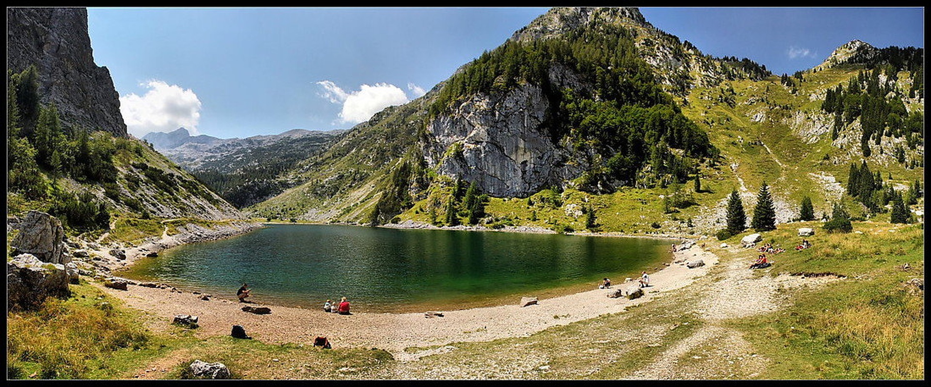Krnsko jezero by Boštjan Peterka
