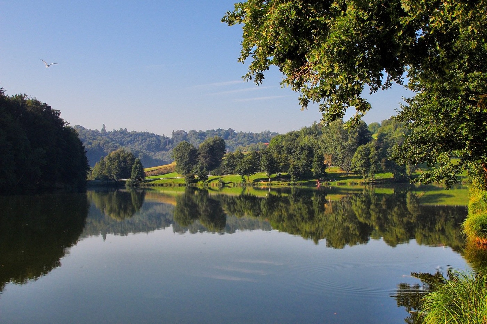 Blaguško jezero by Boštjan Peterka