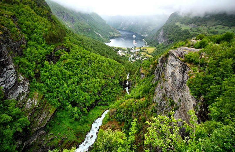 Geiranger fjord by Boštjan Peterka